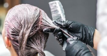 Haarfarbe und Allergien: Wie du sicher färbst und Risiken vermeidest (Foto: AdobeStock - 296603103 okskukuruza)